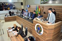 Secretário Jean Patrick usa a Tribuna da CMM e responde a questionamento de vereadores