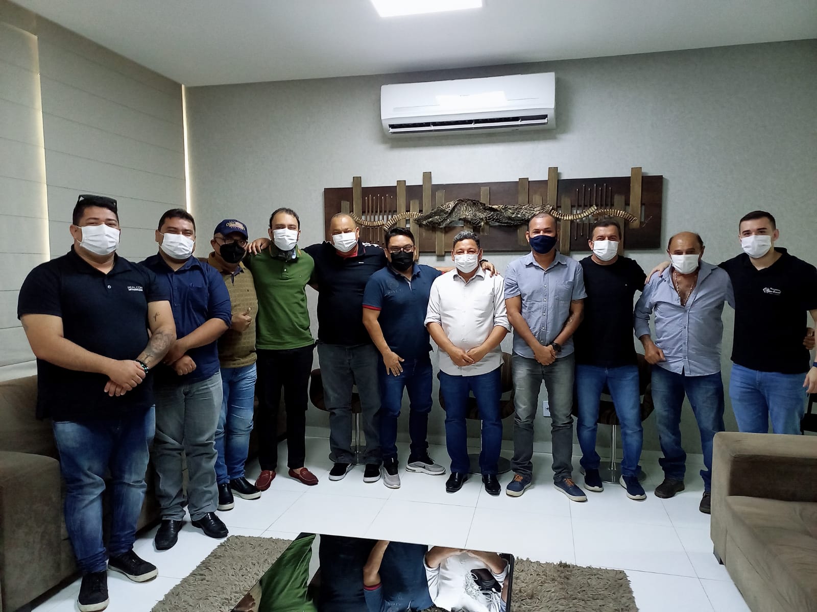 Segmentos do samba buscam apoio de vereadores para a realização de eventos carnavalescos em Macapá