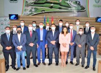 Senador Davi garante recurso para reforma e adaptações do Palácio Janary Nunes. Iniciativa visa atender exigências de acessibilidade no prédio que nunca passou por reforma desde a inauguração há 37 anos