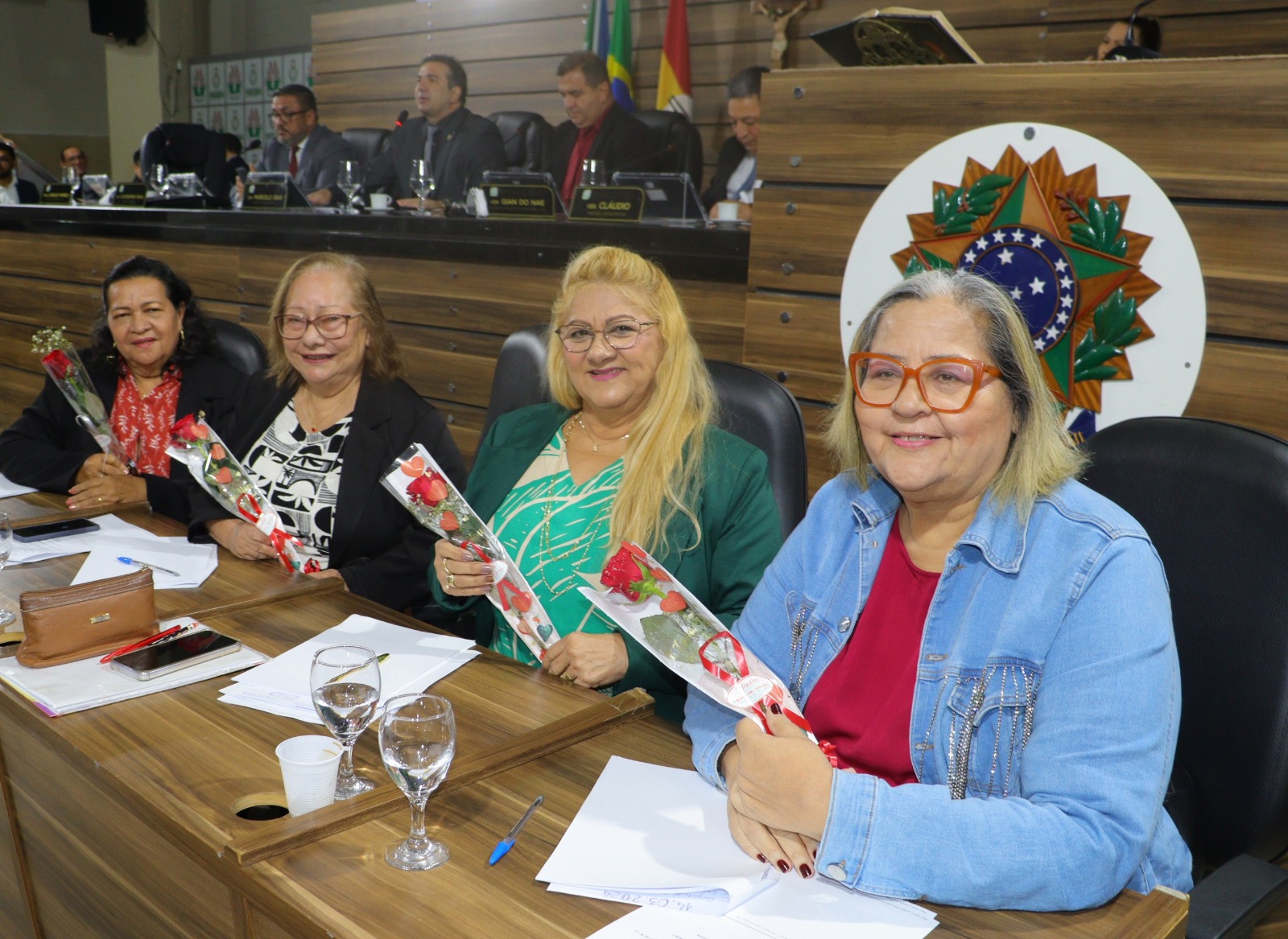 Servidoras com 39 anos de serviços prestados à Câmara de Vereadores são homenageadas