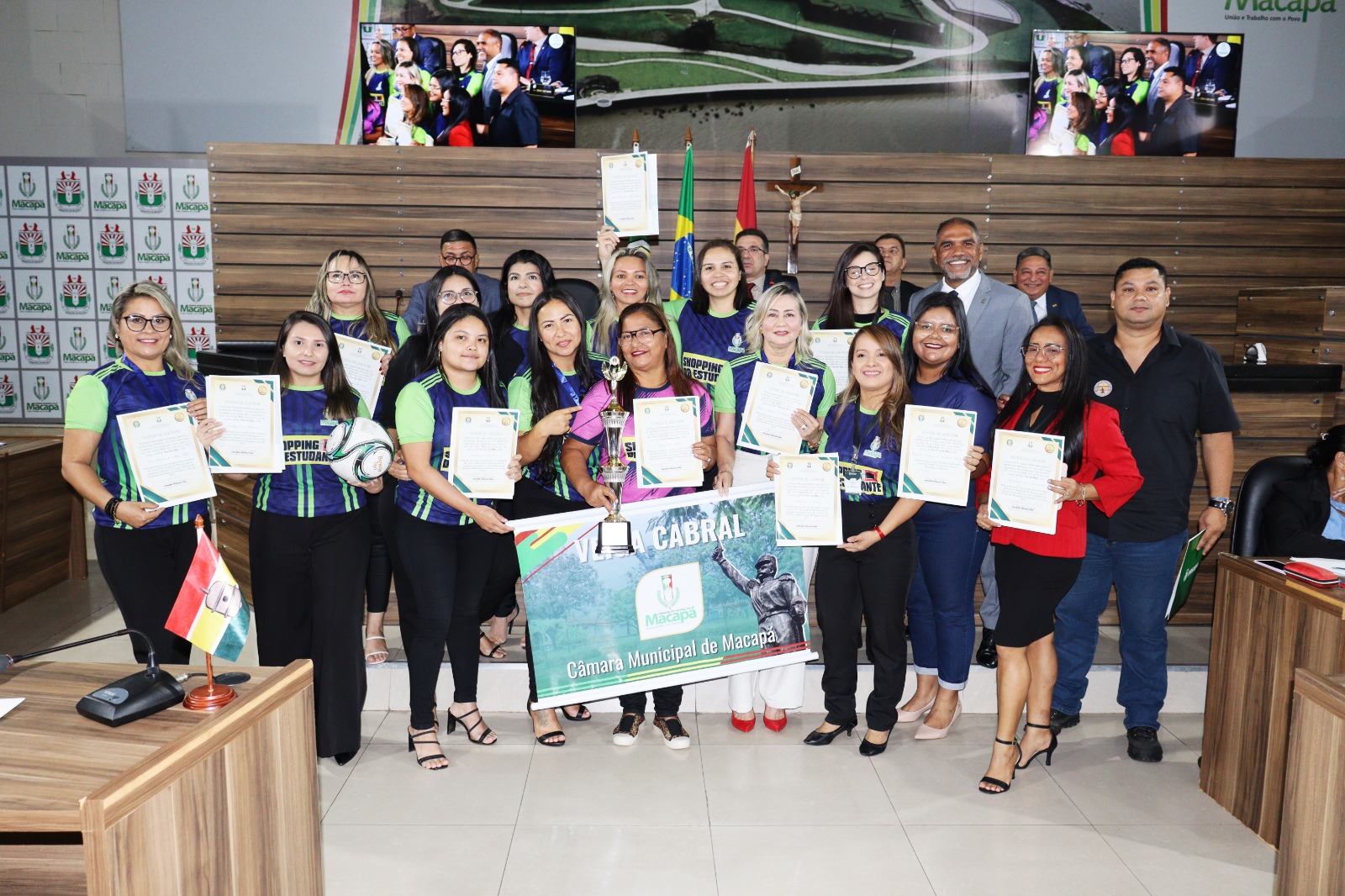 Time feminino da CMM, Campeão dos Jogos Internos da Prefeitura de Macapá, recebe Votos de Louvor