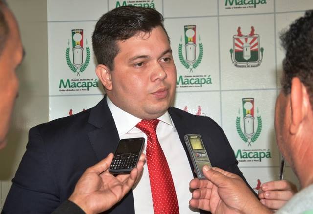 Vereador Acácio Favacho comenta sobre os temas debatidos na sessão ordinária de terça-feira