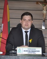 Vereador Acácio Favacho defende aprovação de mais três projetos de sua autoria.