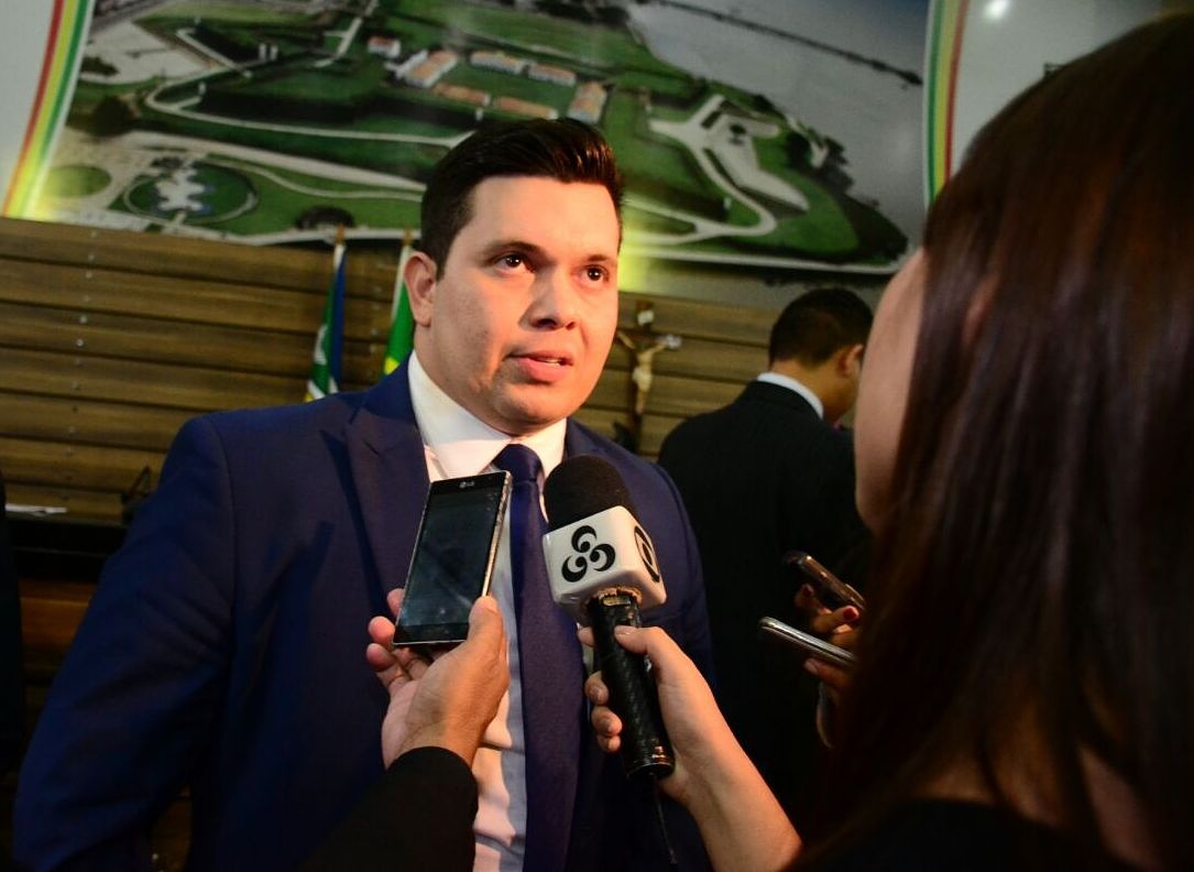 Vereador Acácio Favacho pede melhorias para os bairros Marabaixo, Novo Horizonte e Central