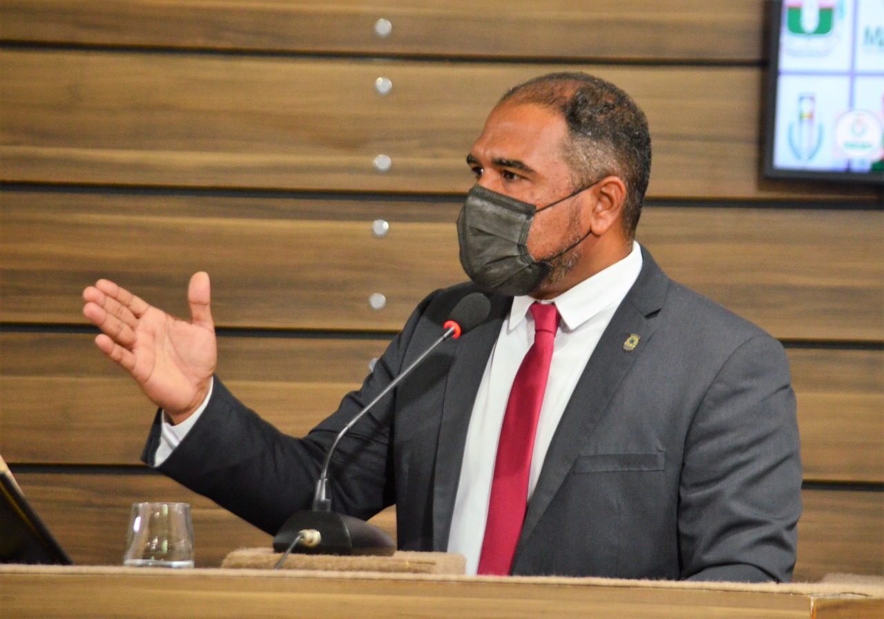 Vereador Alexandre Azevedo articula construção de ponte entre os bairros Laurindo Banha e Muca