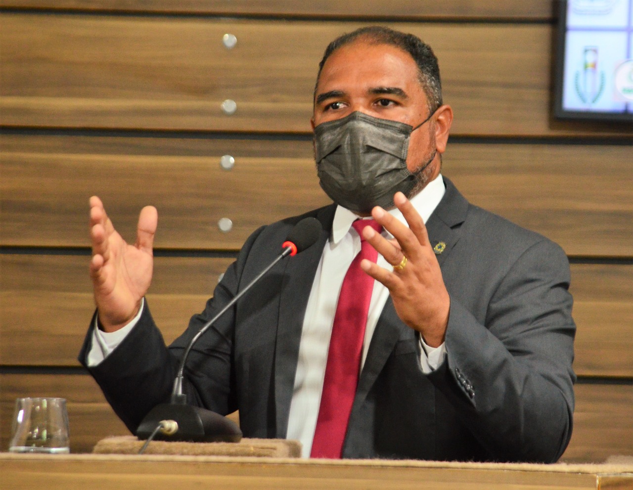 Vereador Alexandre Azevedo faz agradecimento ao deputado federal André Abdon por emendas parlamentares destinadas para Macapá
