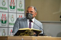 Vereador Alexandre Azevedo reclama da falta de professores na EMEF Professora Neosona, no Bairro Universidade