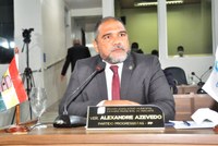 Vereador Alexandre Azevedo requer asfaltamento para o Infraero I e II, Jardim Felicidade II e limpeza para o Jardim Marco Zero