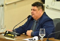 Vereador André Lima pede a reconstrução da praça e arena do Nova Esperança