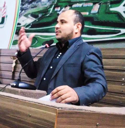 Vereador Auciney Maciel denuncia precariedade na Escola Municipal Fortaleza