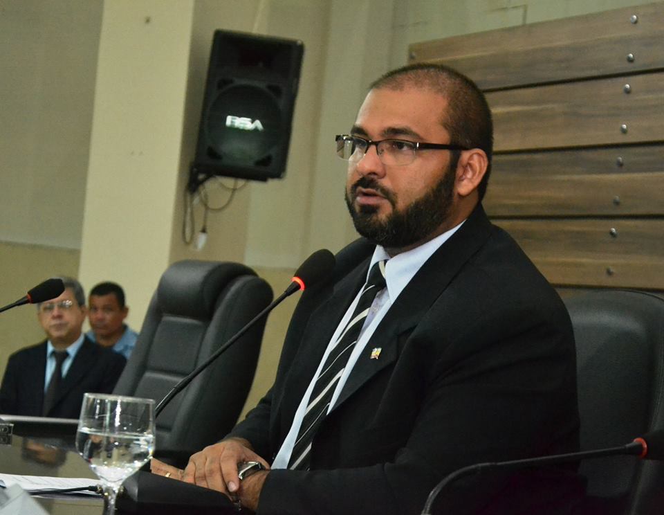 Vereador Caetano Bentes quer acabar com o limite diário de utilização do benefício da meia-passagem