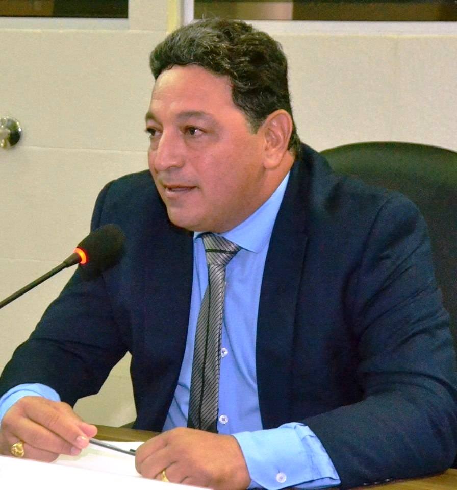 Vereador Cláudio intercede pela reforma da passarela Agenor Ferreira Pinto, no Zerão