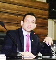 Vereador Diego Duarte cobra serviços para ruas e avenidas da Zona Sul de Macapá