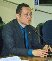 Vereador Diego Duarte quer policiamento ostensivo para a praça Floriano Peixoto e asfalto para quatro bairros da capital