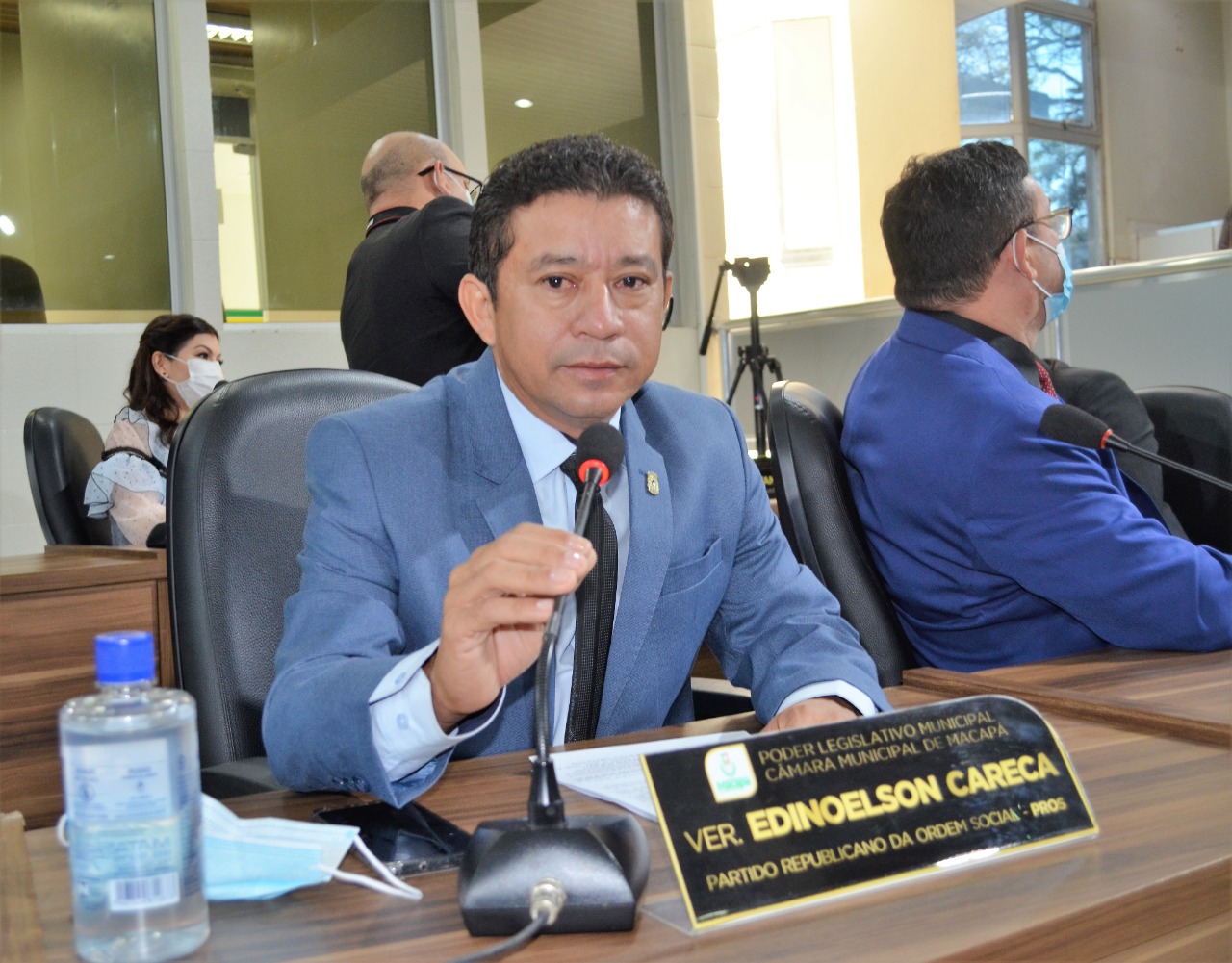 Vereador Edinoelson Careca cobra vários serviços para a Praça no Lago da Vaca, no Novo Horizonte