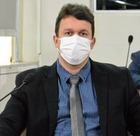 Vereador João Mendonça aponta a necessidade de limpeza de canal no Bairro Jesus de Nazaré