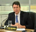 Vereador João Mendonça pede faixa para pedestre e parada de ônibus para o Congós