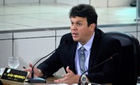 Vereador João Mendonça tem PL aprovado que combate a Importunação Sexual dentro dos ônibus