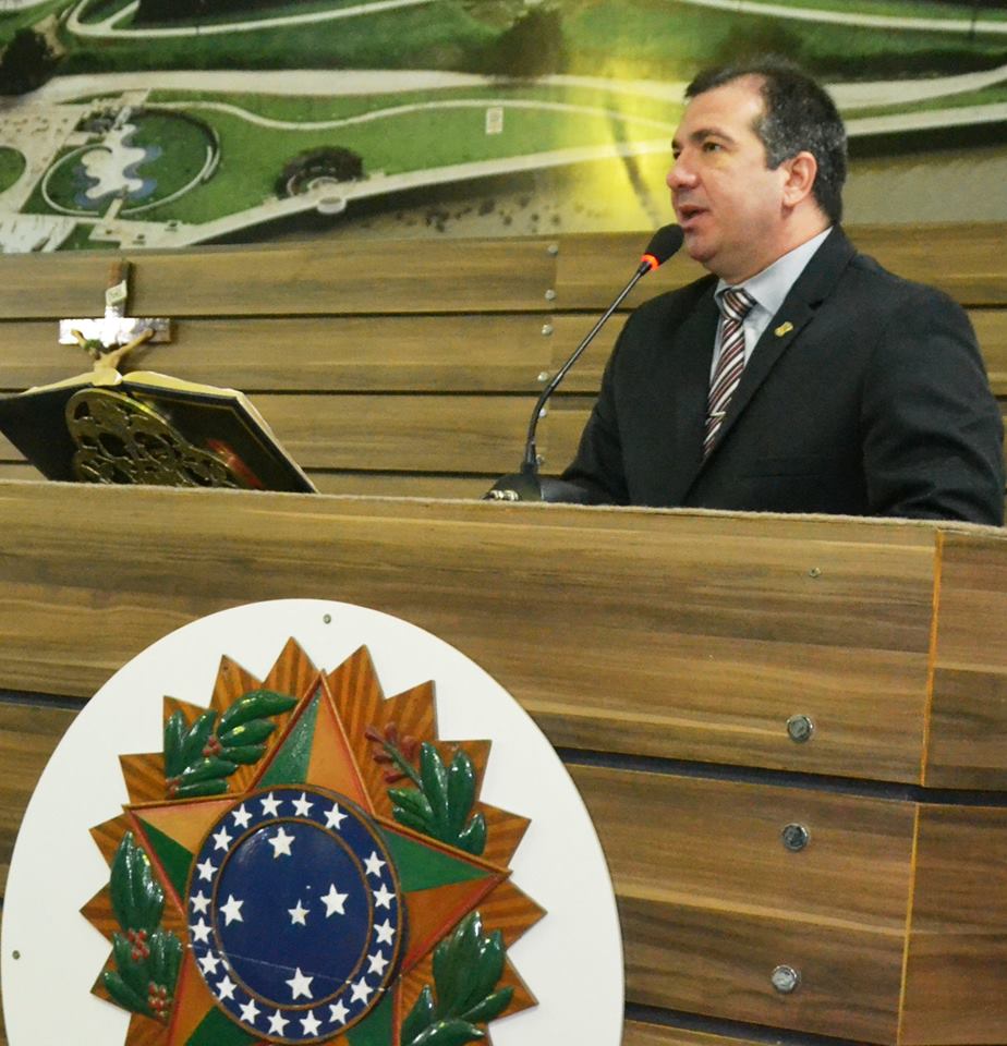 Vereador Marcelo Dias cobra da Prefeitura o cumprimento da Lei do “Botão do Pânico” nos ônibus da capital