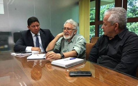 Vereador Odilson Nunes solicita reforma de passarelas à Seinf.