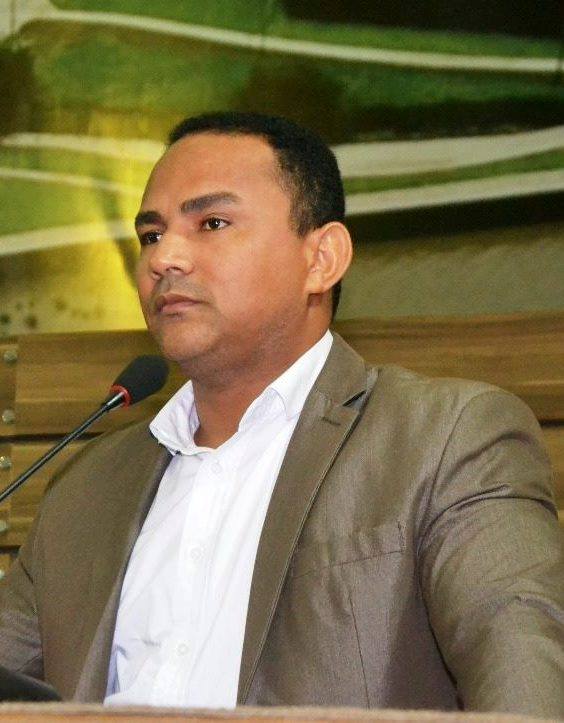 Vereador Pastor Didio Silva preocupado com a falta de policiamento no bairro Muca