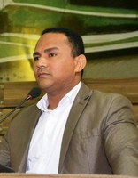 Vereador Pastor Didio Silva preocupado com a falta de policiamento no bairro Muca