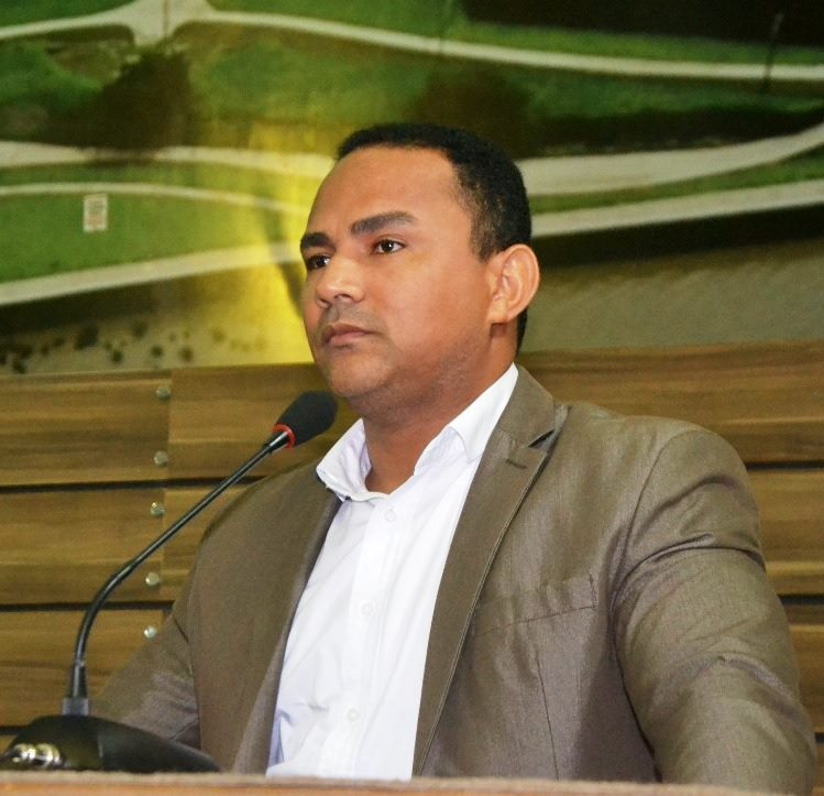 Vereador Pastor Didio Silva provoca debate sobre falta de vagas e de ventilares em escolas da rede municipal