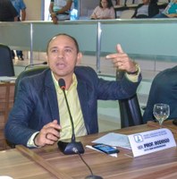 Vereador Professor Rodrigo Gomes busca melhorias para o bairro Universidade