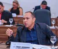 Vereador Professor Rodrigo Gomes pede investimentos para os bairros Jardim Marco Zero e Beirol