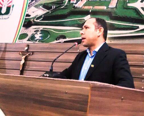 Vereador Professor Rodrigo Gomes provoca debate sobre problemas sociais