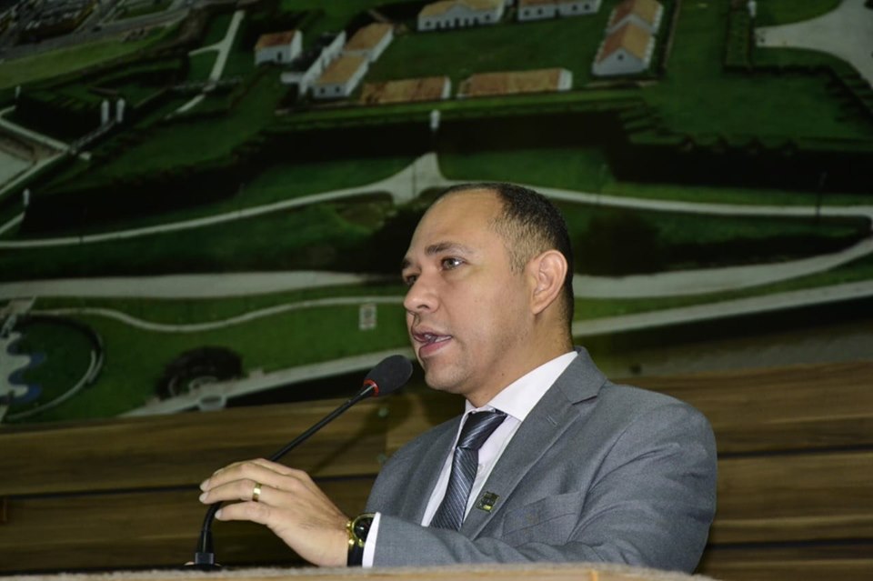 Vereador Professor Rodrigo leva projeto “Entardecer pela Vida” ao bairro Jardim Felicidade 