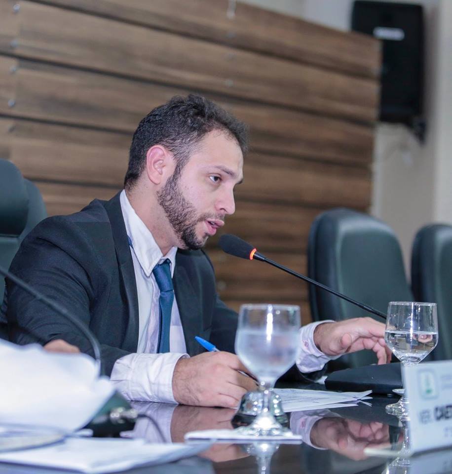 Vereador Yuri Pelaes busca melhorias para o Boné Azul e Universidade