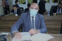 Vereador Zeca solicita melhorias no trânsito da cidade