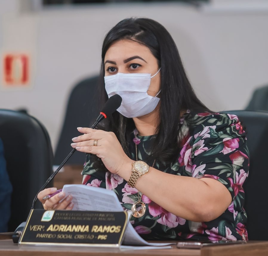 Vereadora Adrianna Ramos pede melhorias na infraestrutura e limpeza urbana de bairros
