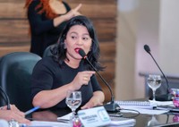 Vereadora Adrianna Ramos quer realização de concurso público para a CMM.