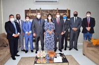 Vereadora Elma Garcia, presidente da Câmara de Vereadores de Santana, busca intercâmbio na CMM