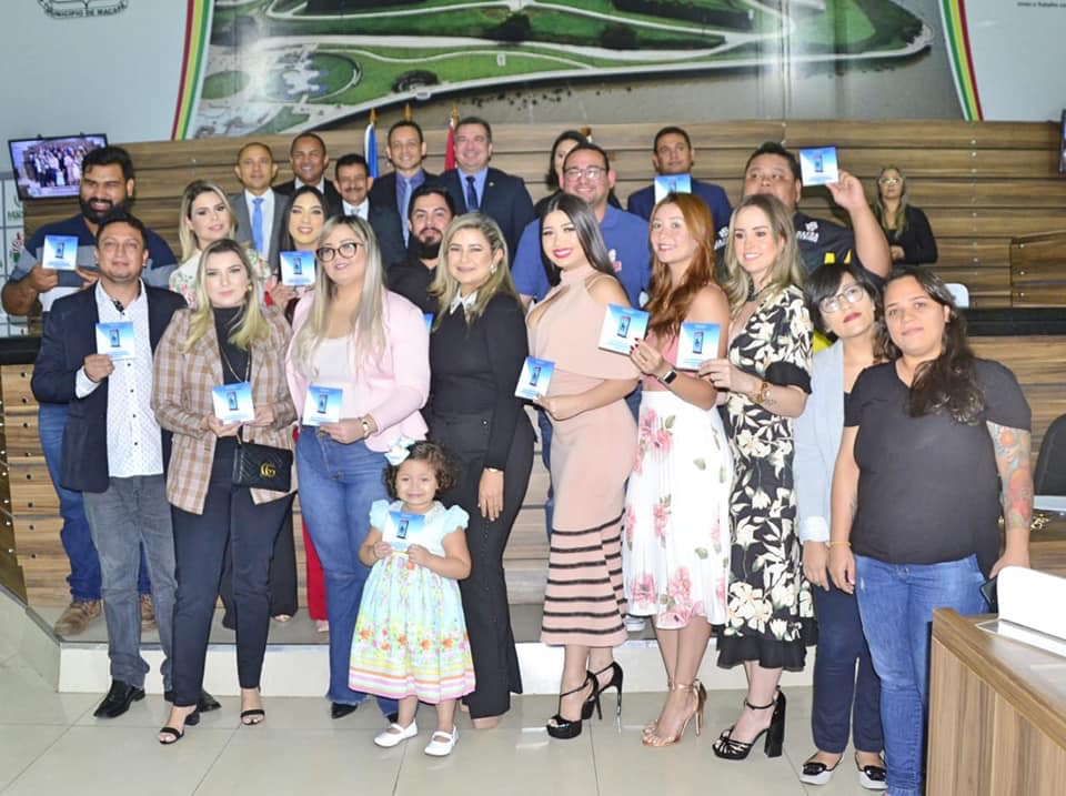 Vereadora Maraína Martins homenageia digitais influencers de Macapá
