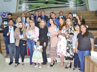 Vereadora Maraína Martins homenageia digitais influencers de Macapá