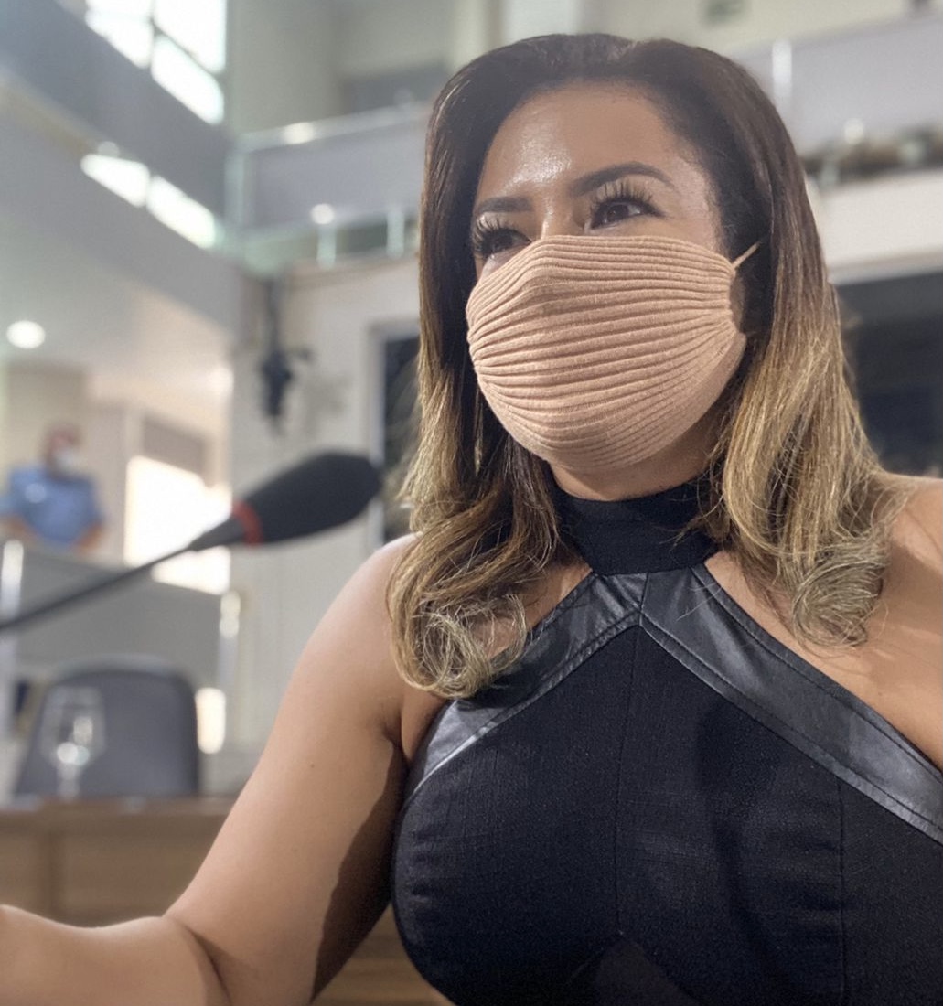 Vereadora Maraína Martins pede semáforo para cruzamento movimentado no Bairro Infraero I