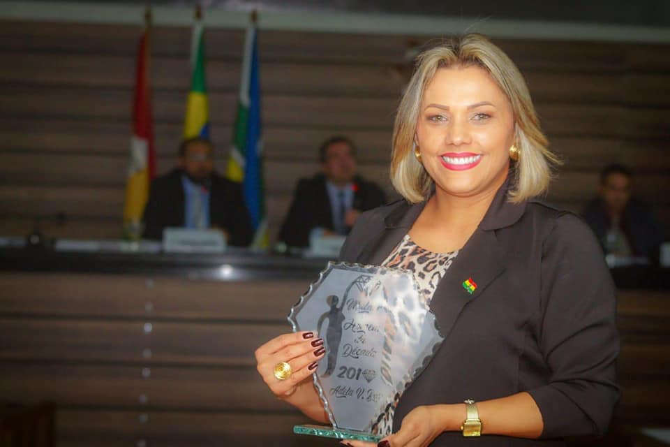 Vereadora Patriciana Guimarães dedica prêmio Mulher da Década em sessão na Câmara de Vereadores de Macapá (CMM).