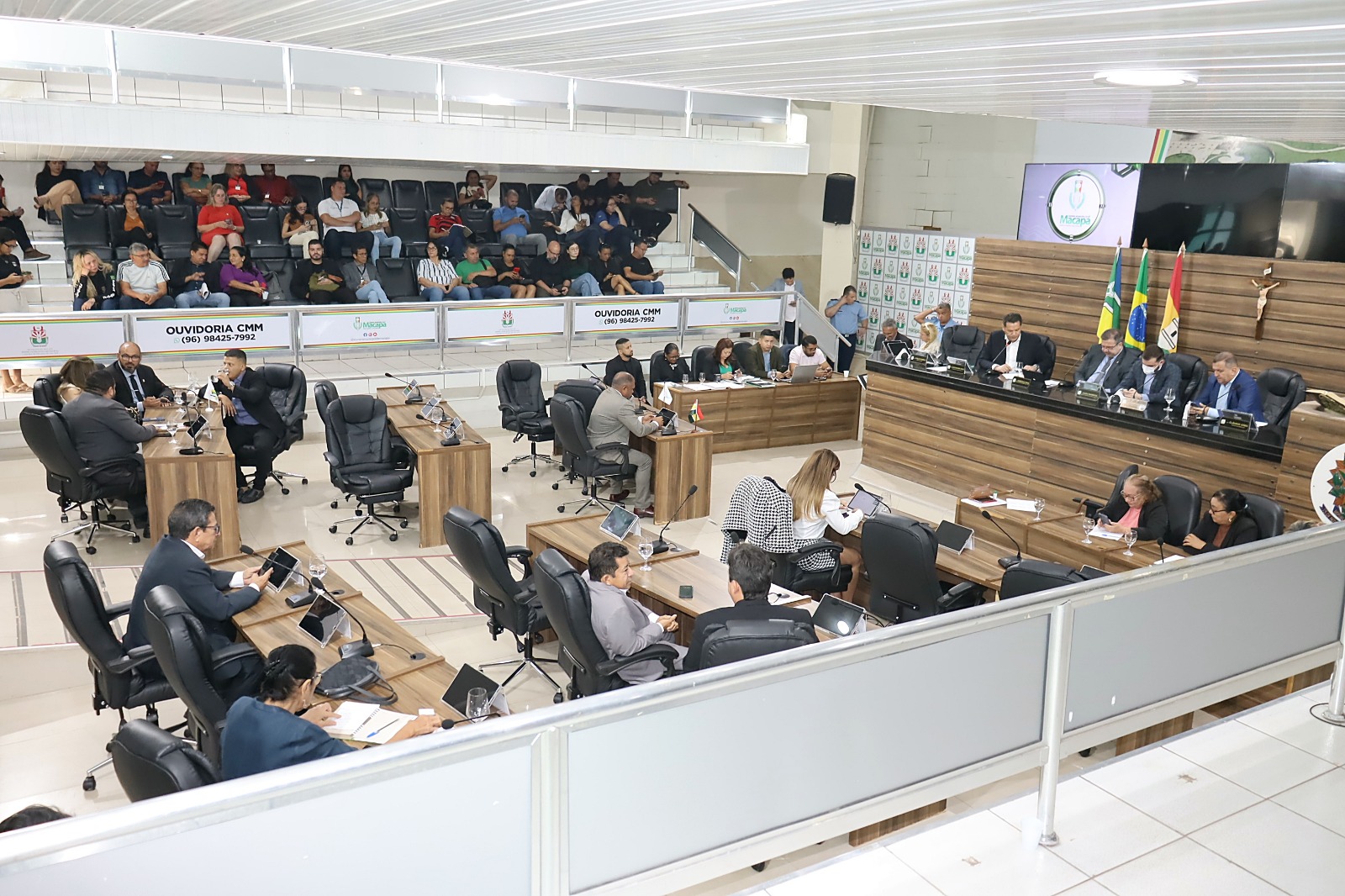 Vereadores aprovam contas do prefeito Furlan de 2021 e 2022