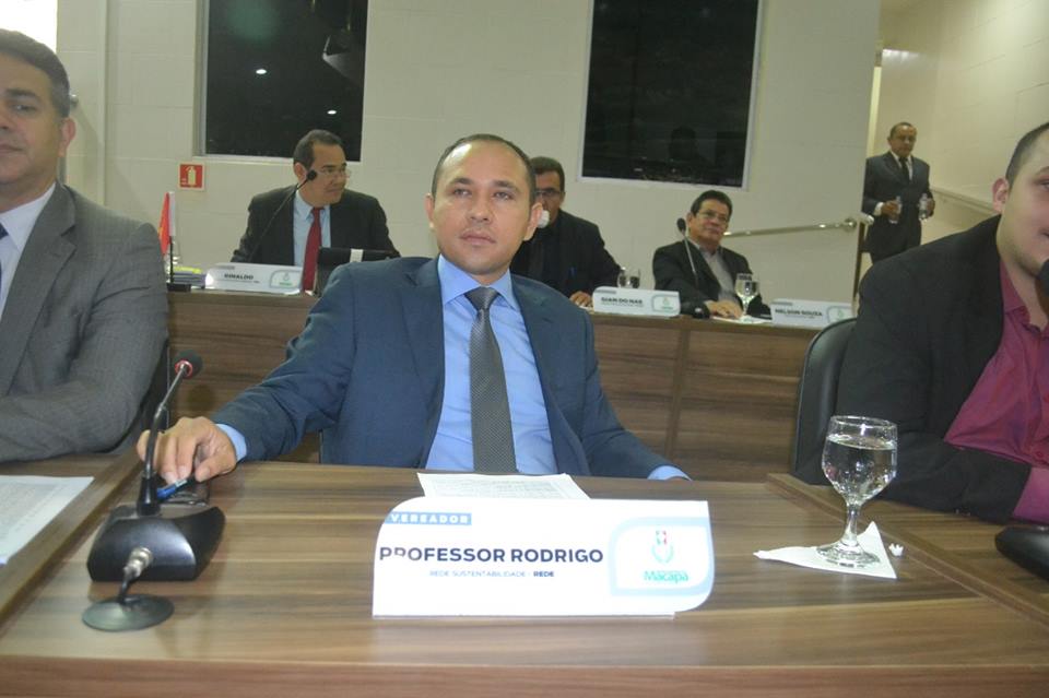 Vereadores aprovam PL, que trata de vagas em estacionamento para pessoas com necessidades especiais.