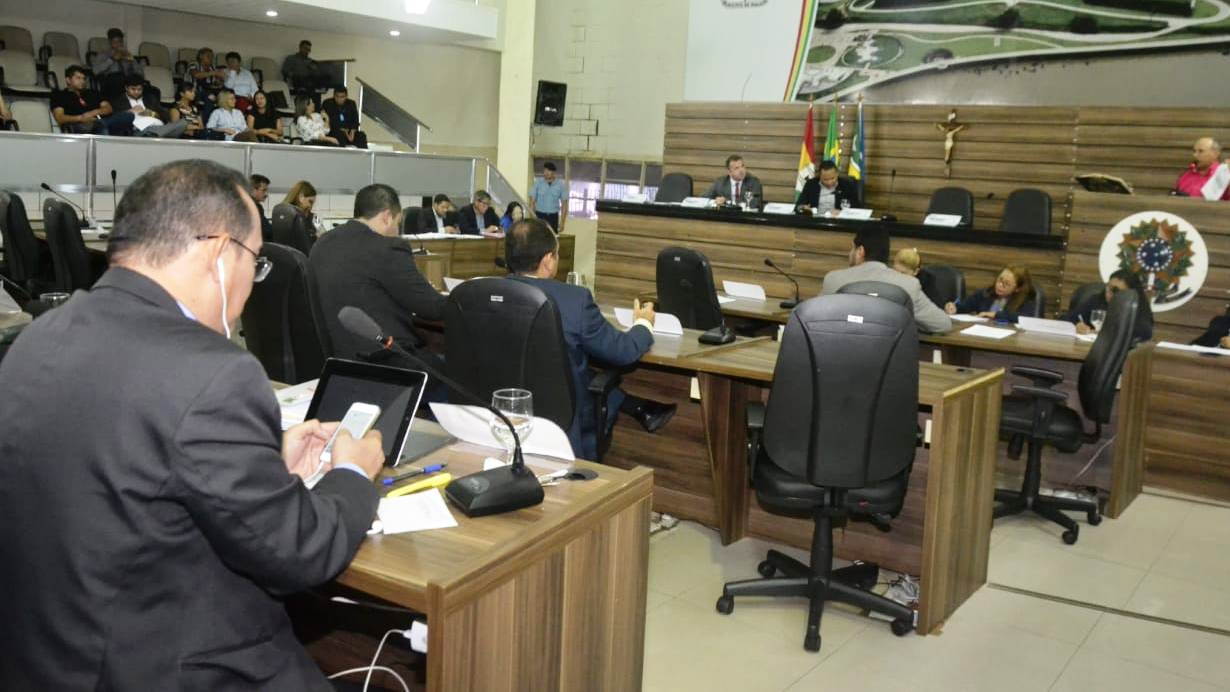 Vereadores debatem problemas de Macapá e recebem convidados