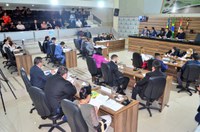 Vereadores iniciam debate em plenário sobre o empréstimo de 200 milhões de reais solicitado pelo Executivo