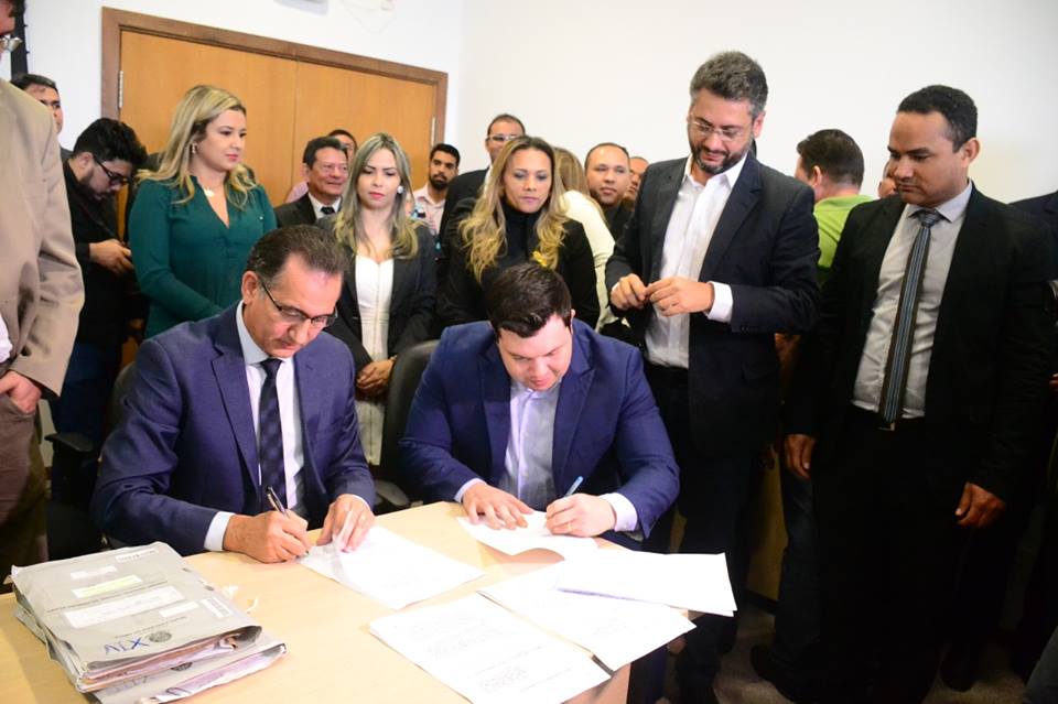 Vereadores participam de evento que celebrou parceria para retomada das obras do Hospital Metropolitano.