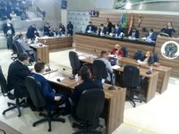 Vereadores participam de mais uma sessão presencial e aprovam inúmeras proposituras