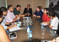 Vereadores vão à justiça pedir a anulação do acordo que aumentou a passagem de ônibus na capital.